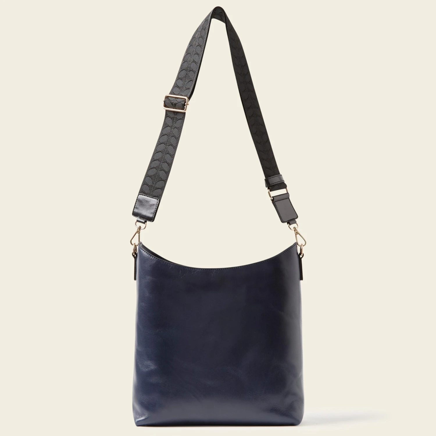 Carrymax Bucket Bag - Navy Puzzle Flower 5 Carrymax Bucket Bag - Navy Puzzle Flower - Image 5